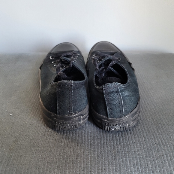 Black low-top Converse sneakers - Picture 11 of 11